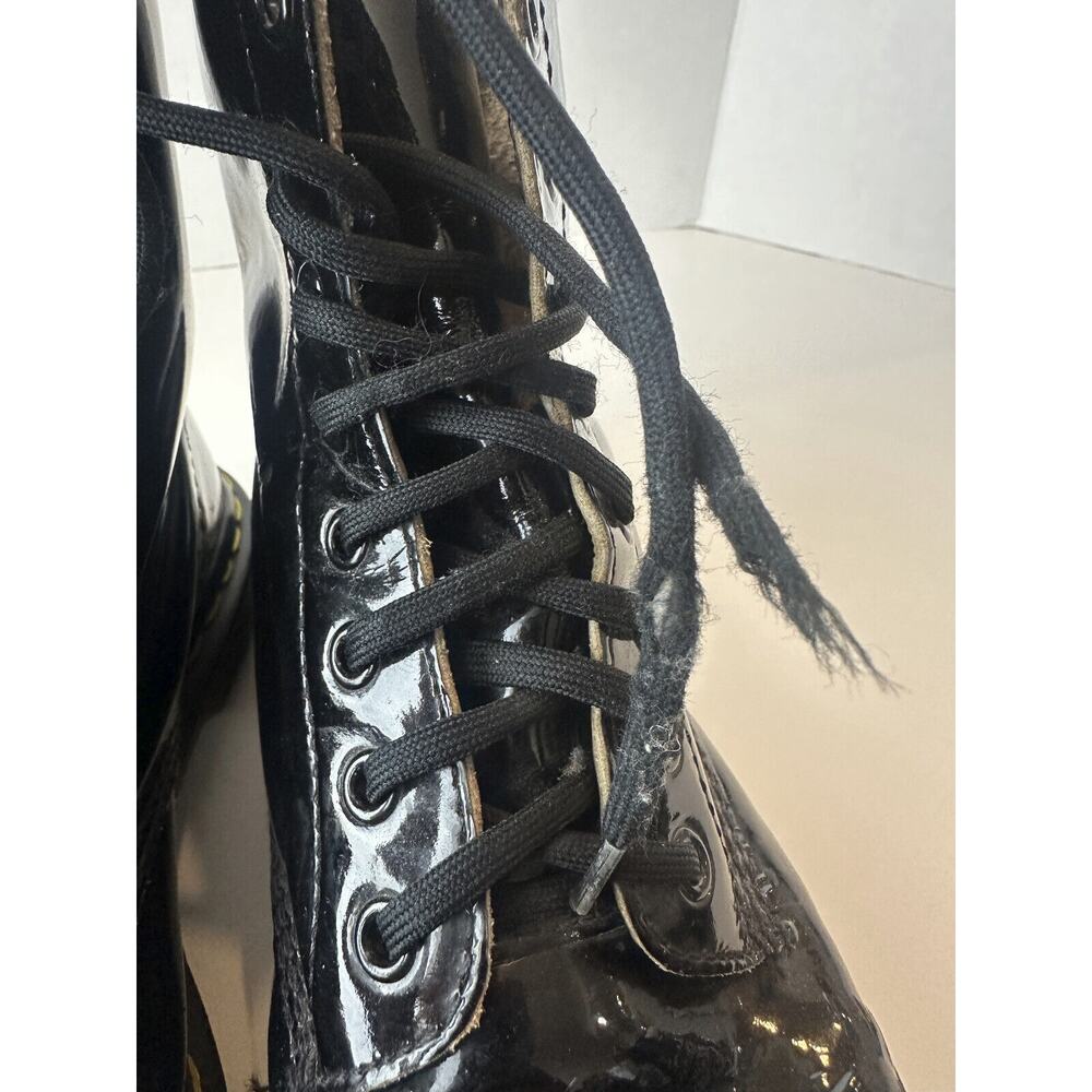 Doc Dr. Martens Shiny Patent Leather Boots Black Lace Sz 8 Moto Grunge *Flawed - Picture 13 of 16